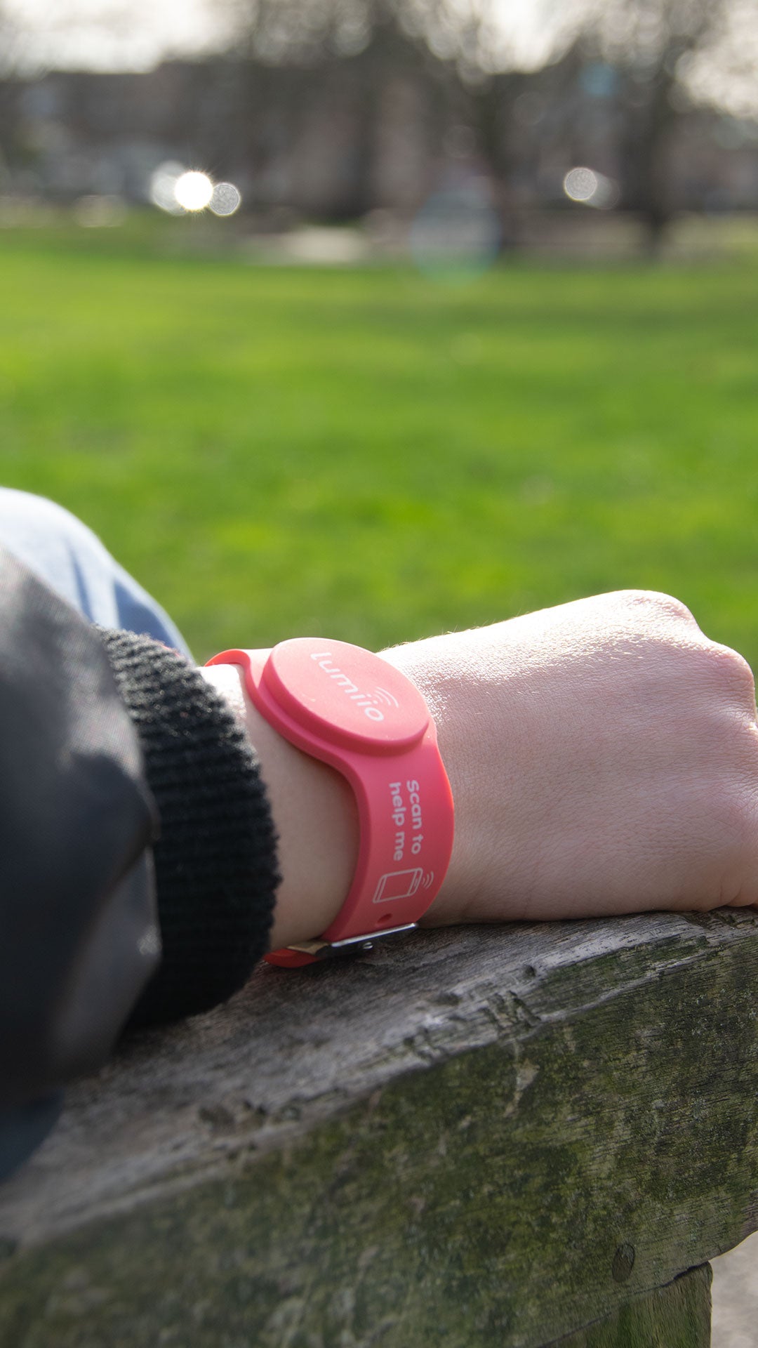 Lumiio ID Wristband – Pink Soft-Touch